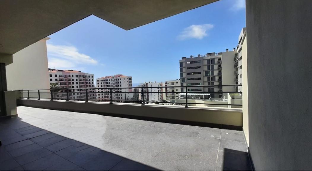 Apartamento T4 - Funchal