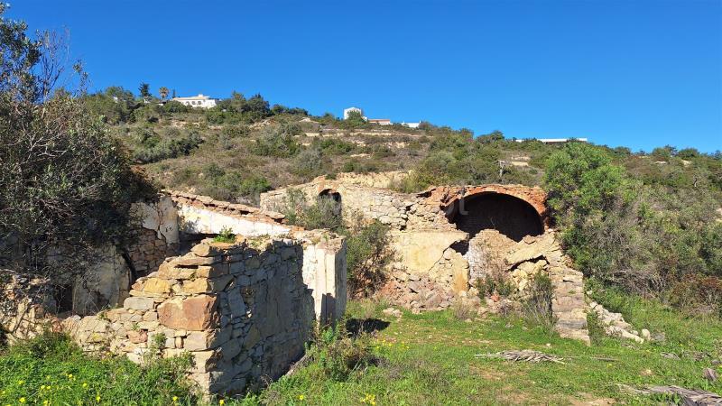 Terreno com ruina N/ Determi - Faro