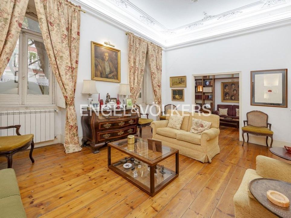 Apartamento T5 - Lisboa